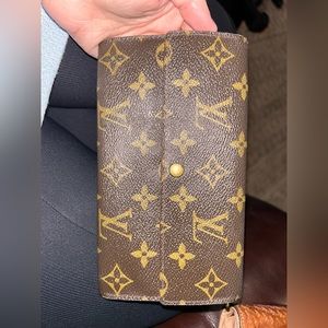 Louis Vuitton Sarah Wallet